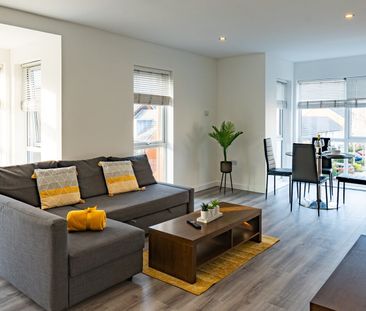 2 Bed Flat, Gweal Avenue, RG2 - Photo 1