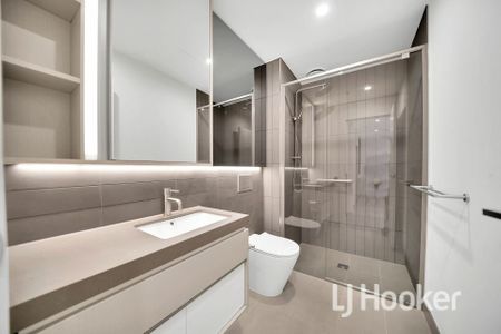 An Exclusive Boutique Apartment Filled with Natural Light and Space - Photo 4