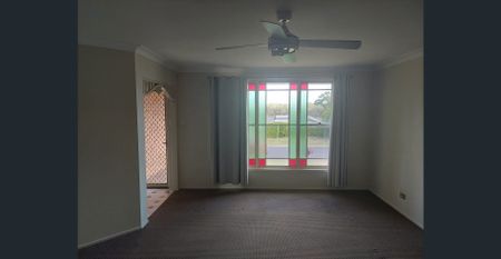 Five Bedroom Home In Ashtonfield - Photo 3