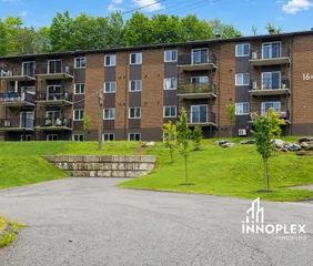 1 room apartment of 125m² in Sherbrooke - Photo 2