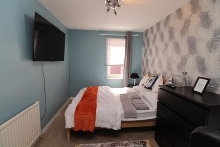 3 bedroom semi-detached house to rent - Photo 3