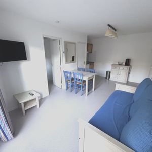 Location Appartement 2 pièces 29m² CARNOUX EN PROVENCE 13470 - Photo 2