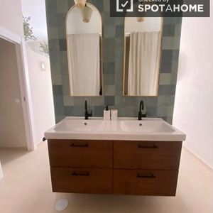 malaga, Andalusia 29013 - Photo 2