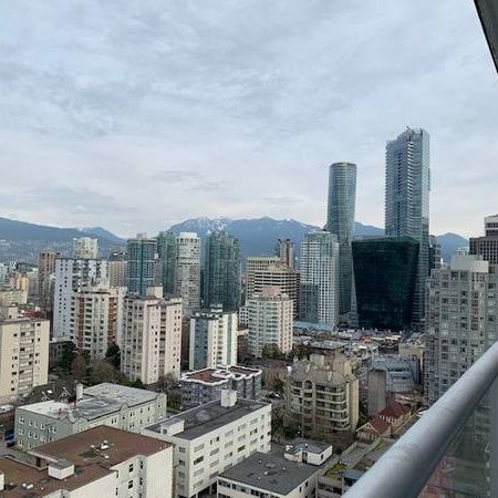 2bd 1ba, Vancouver BC, Elevator - Photo 3