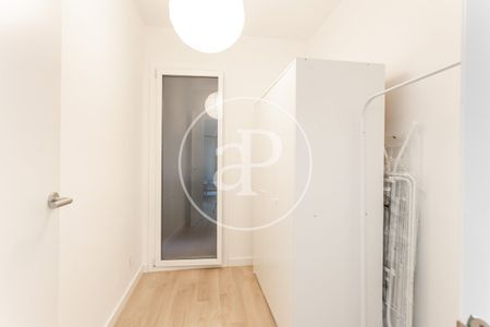 Apartment for rent in Poble Sec - Photo 2