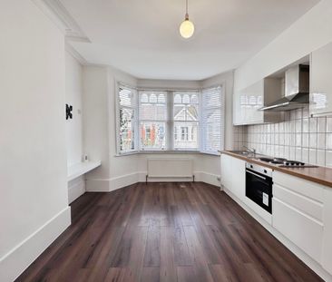 Hainault Avenue, Westcliff-On-Sea - Photo 2