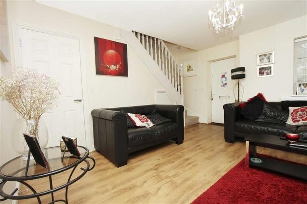 3 bedroom house - end terrace - Photo 1