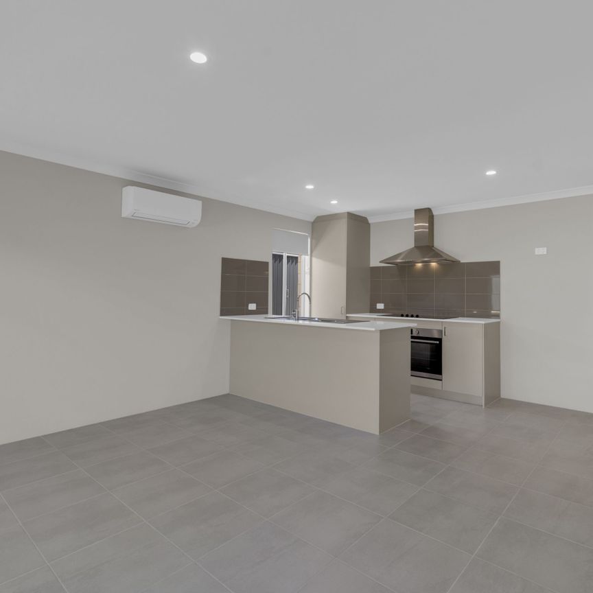 Brand New 4 x 2 Family Home in Baldivis - Photo 1