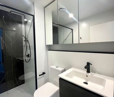 Resort Livingstyle Top Level Brand NEW One Bedder plus Study Room i... - Photo 6