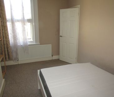 Richmond road, Gillingham - Photo 2