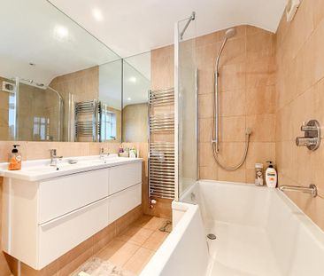 4 bedroom semi-detached house to rent - Photo 4