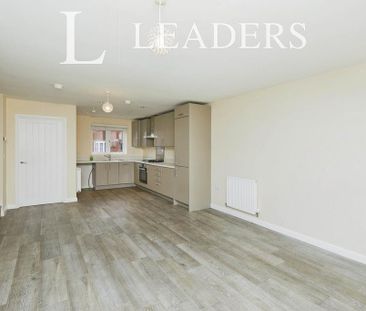 3 bedroom semi-detached house to rent - Photo 2