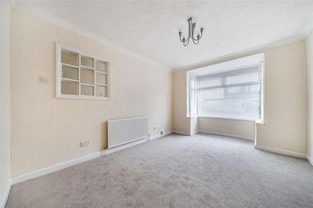 Whitworth Close, Gosport, PO12 - Photo 5