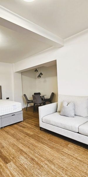 Maitland Court, W2, London - Photo 1