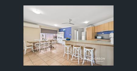 Large Family Home in Caloundra West! - Photo 5