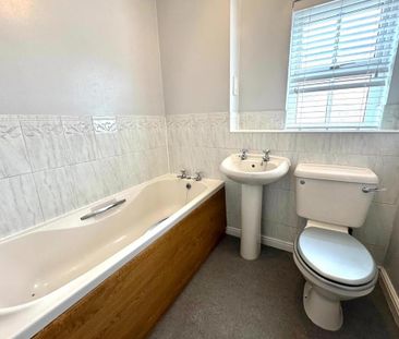 3 bedroom semi-detached house to rent - Photo 3
