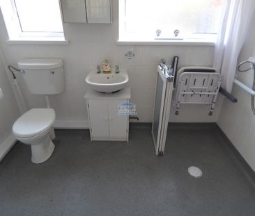 3 bedroom terraced house to rent - Photo 5