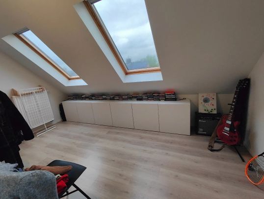 Centraal gelegen appartement met twee slaapkamers met garage en berging - Photo 1