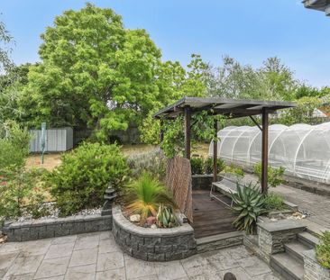 Well-Presented Family Home in Prime Ashwood Location - Photo 4