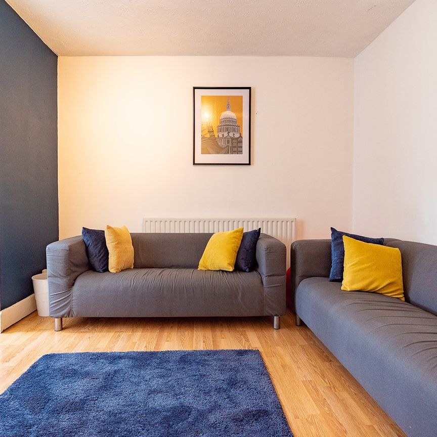 6 Bed Terraced House, Avenue Road, SO14 - Photo 1