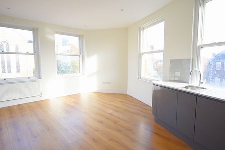 Finchley Road, NW3, London - Photo 4