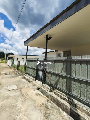 STAKAN MEWAH 7 Mile Single Storey House - Photo 1