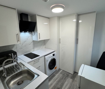 Studio to rent - Photo 5