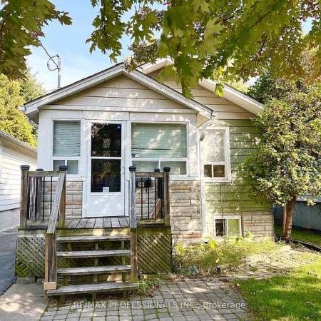 Enjoy shared laundry, access to backyard, and storage in the garage. - Photo 4