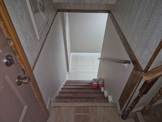 For Lease - 89 Navenby Crescent Unit# BASEMENT, Toronto, Ontario - Photo 1