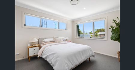 Biiiiig three bedroom, two bathroom townhouse with ducted air conditioning throughout - Photo 5