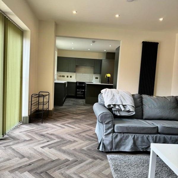 6 bedroom semi-detached house to rent - Photo 1