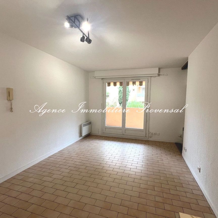 Location Appartement 1 pièce 24m² STE MAXIME 83120 - Photo 1