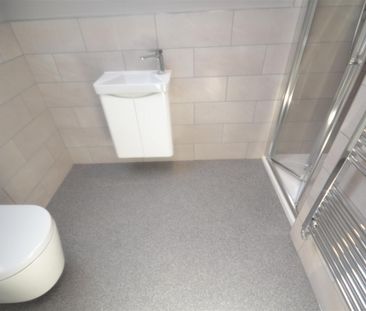 1 bedroom Flat To Let - Photo 1