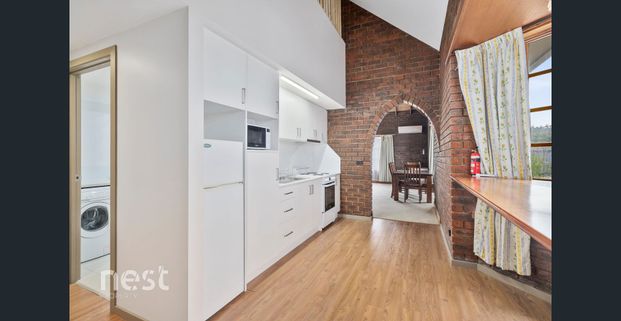 Semi- Furnished 1 bed flat in Kingston - Electricity, Water & NBN all inclusive. - Photo 1