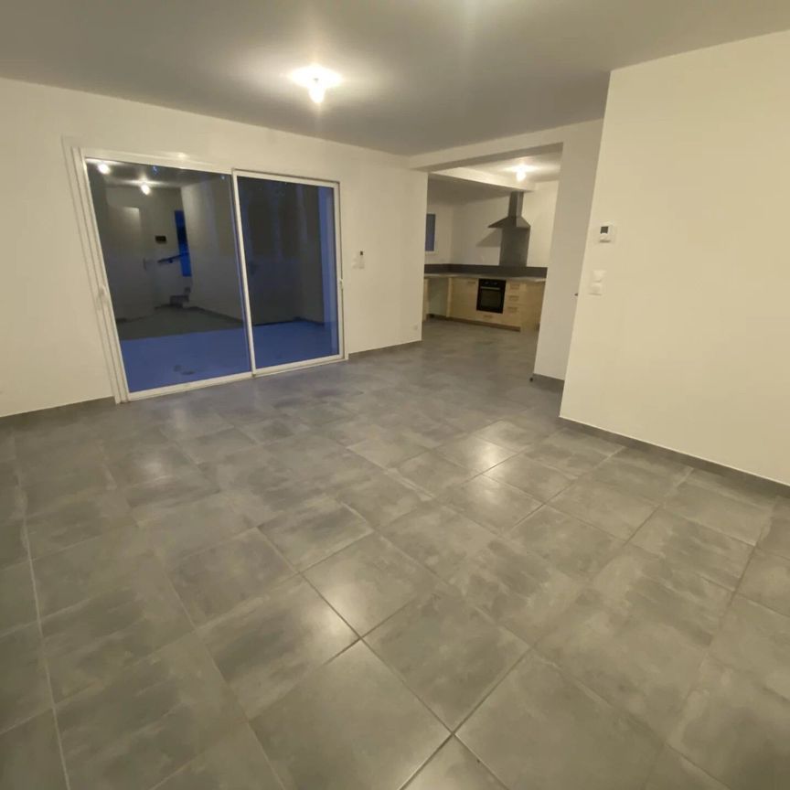 Location Maison 4 pièces 88 m2 à Salon-de-Provence - Photo 1