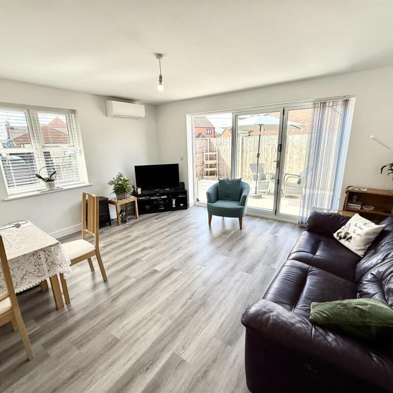 2 bedroom detached bungalow to rent - Photo 1