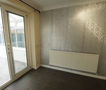 4 bedroom Detached House to let - Photo 6