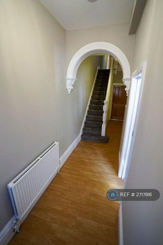 1 bedroom in a house share to rent - Photo 5