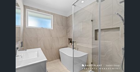 Well-Presented Family Home in a Prime Location! - Photo 3