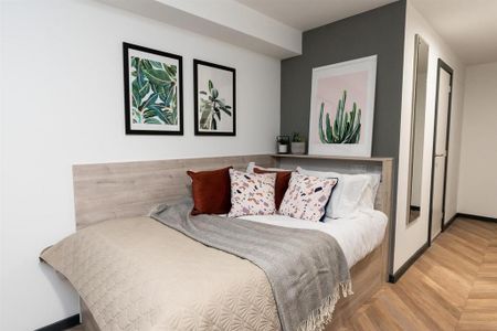1 bedroom in a flat share to rent - Photo 4