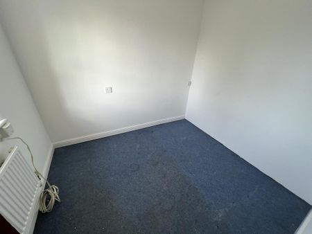 6 bedroom detached house to rent - Photo 2