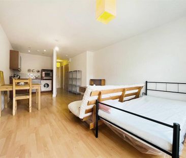 Studio to rent - Photo 1