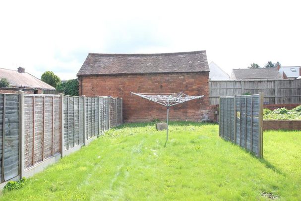 6 bedroom semi-detached house to rent - Photo 1