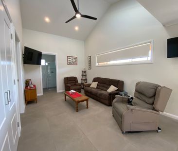 Modern Granny Flat - Photo 1