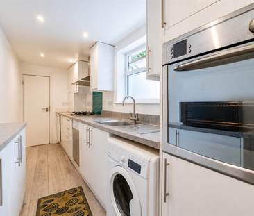 5 bedroom end of terrace house to rent - Photo 6