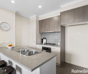 Modern Townhouse in a Quiet Glenroy Location - Photo 1