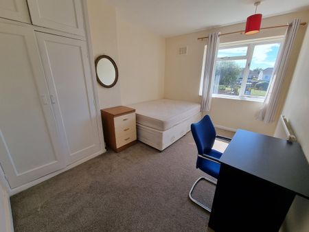 4 Bed Student Accommodation - Photo 3