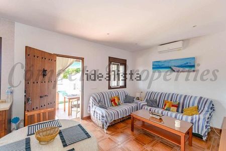 Alquiler de casa o chalet independiente en Competa - Photo 3