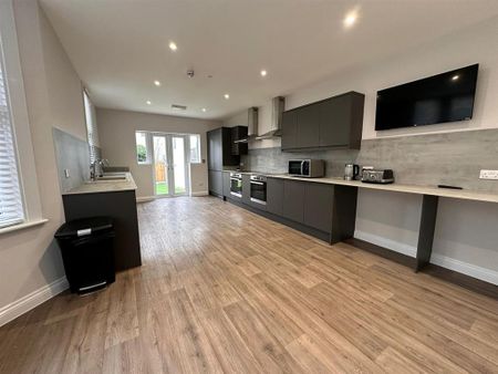 1 bedroom in a house share to rent - Photo 5