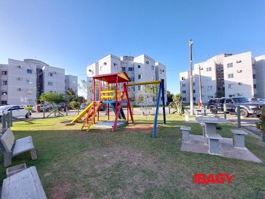 Apartamento 2 Quartos Aririú 44m² - Photo 1